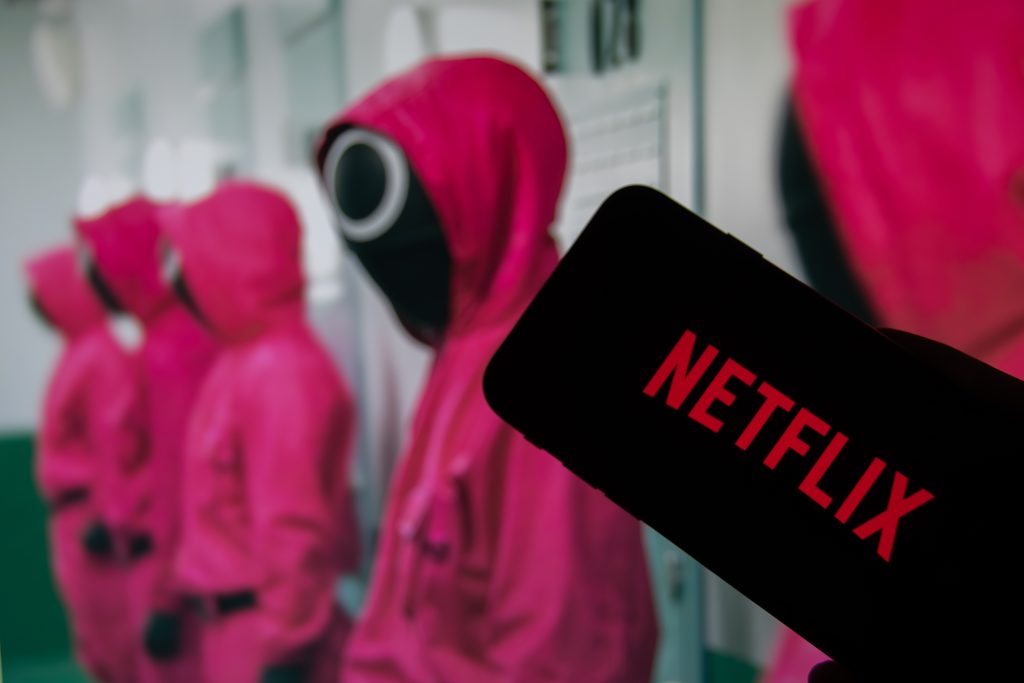 南韓將取代好萊塢？！美劇作家罷工之際，Netflix 巧妙將重心放在南韓，未來更承諾投資 25 億美元於內容製作上