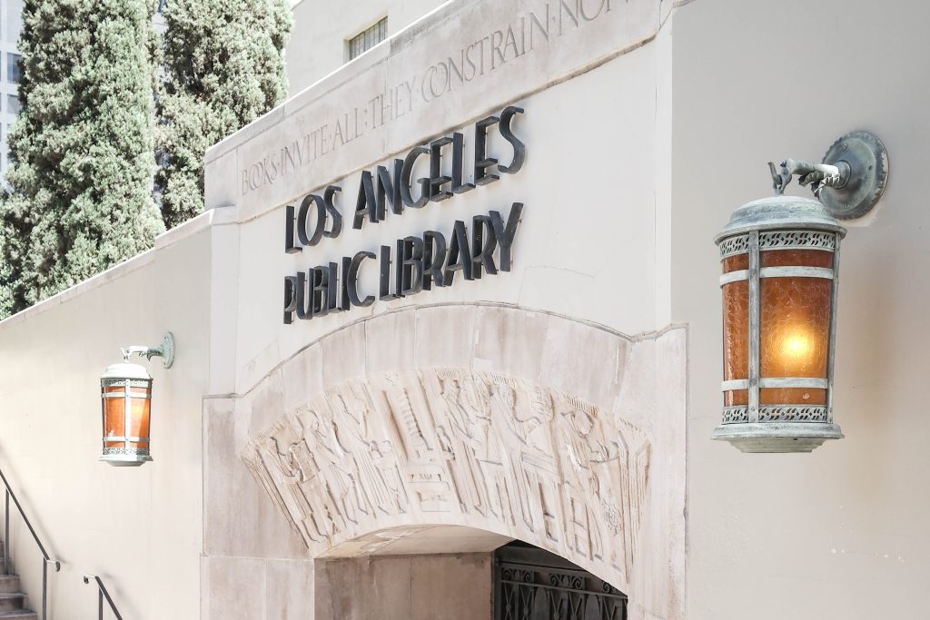 洛杉磯 9 間最美「圖書館」有免費冷氣，還能華麗辦公和讀書！