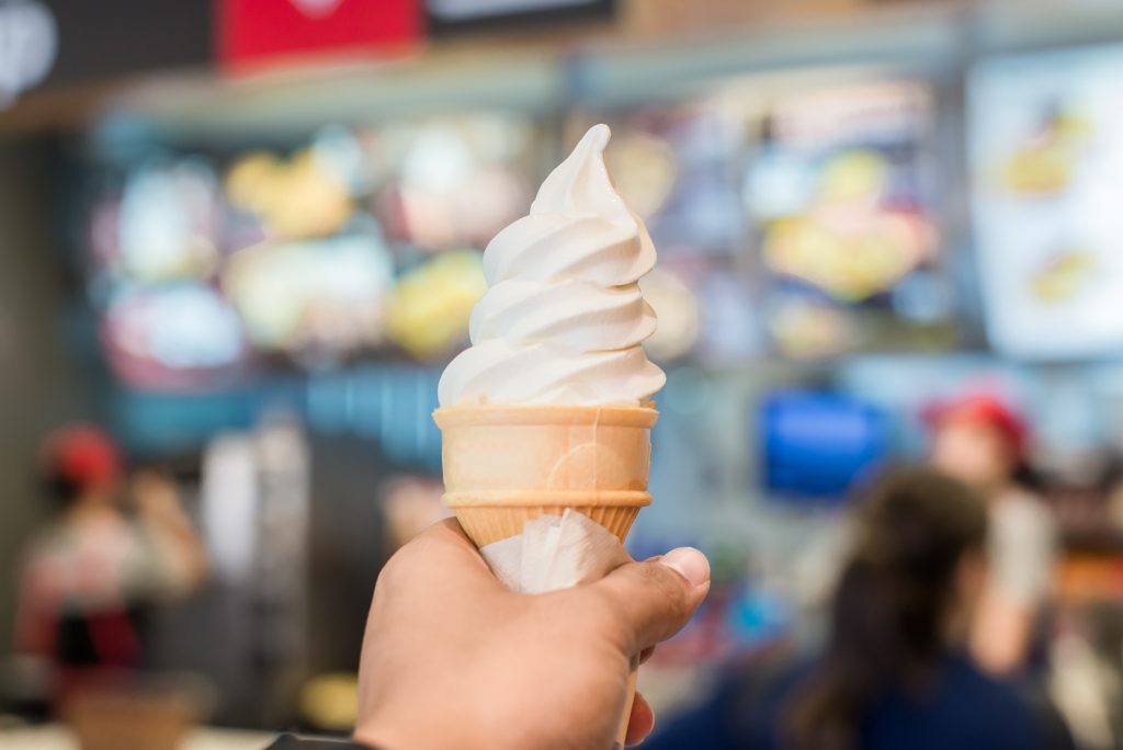 最全速食店「冰淇淋」大比拼，最後竟是「它」勝出？