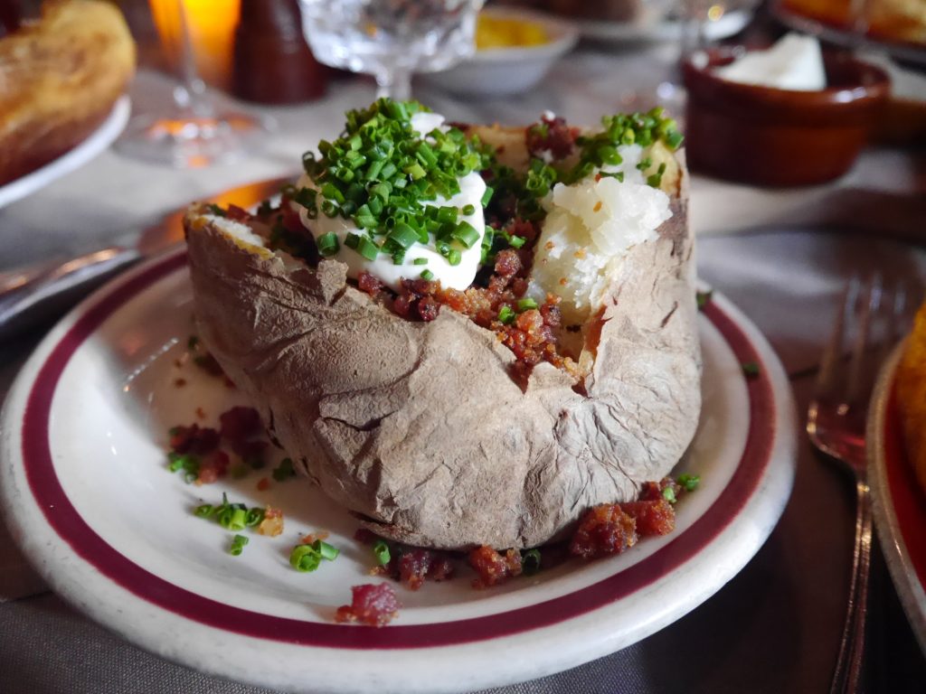 Baked Potato (Photo Credit: Kat Tu)
